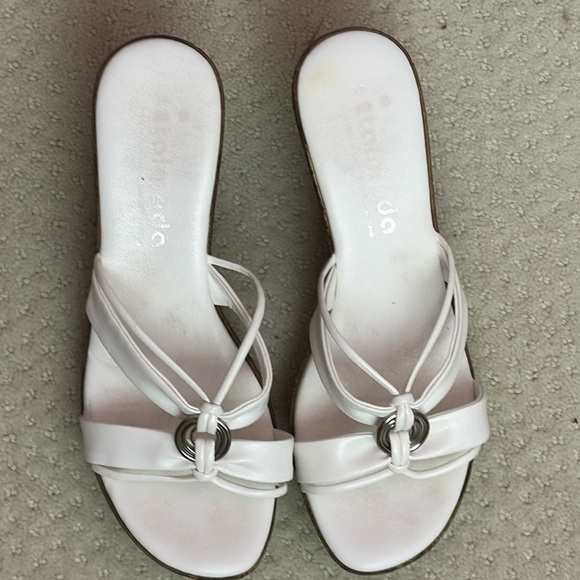 Italmoda Wedges - Picture 2 of 8